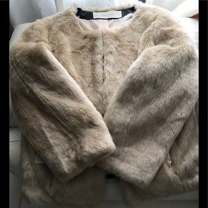COPY - Zara BasicFaux Fur Jacket cream color